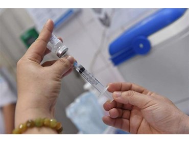 TIÊM VACCINE COVID-19 CHO TOÀN THỂ CÁN BỘ - CÔNG NHÂN VIÊN TIẾN TUẤN